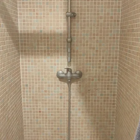 T2 Front De Et Piscine - Pieds Dans L'eau *